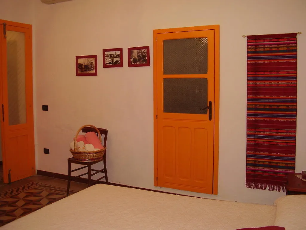 Pensión S'Attobiu B&B And Guest-Houses Teulada