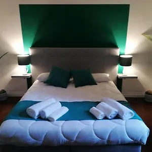 Shine House Rome